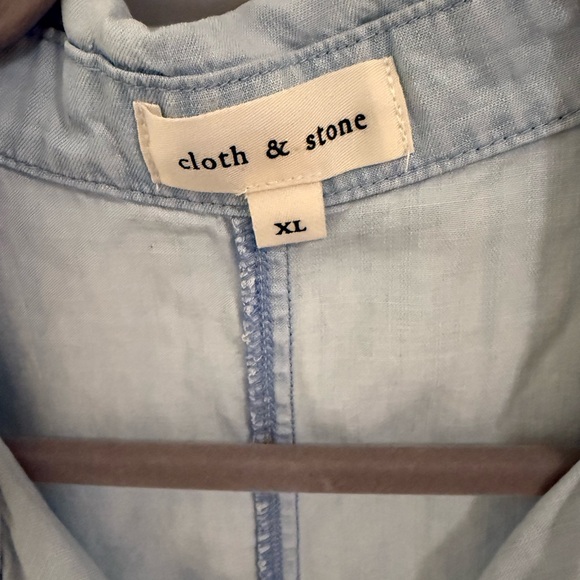 Cloth & Stone Light Blue Button Down Shirt - Picture 2 of 4